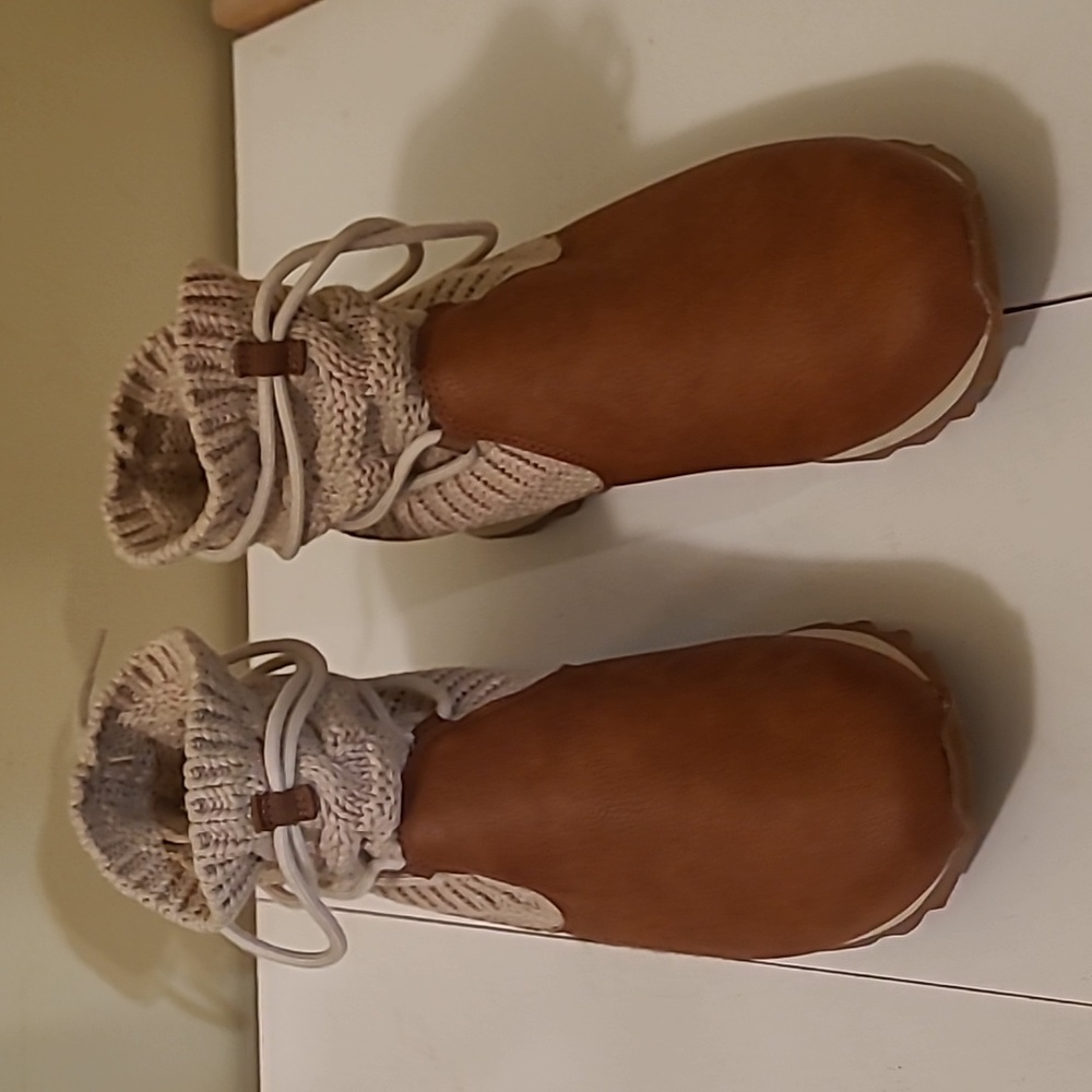 Merrell women's Alpine Pull On Knit booties sz 10.5